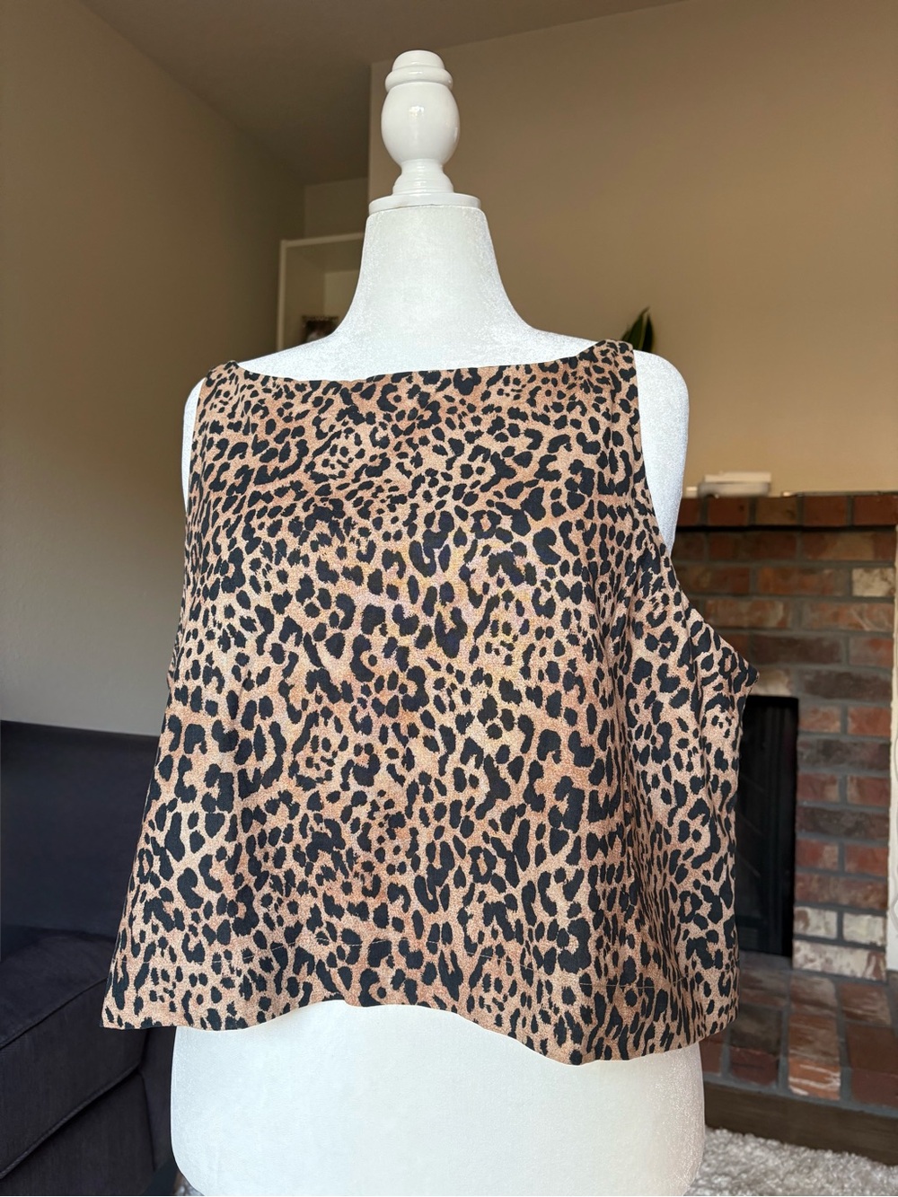 GAP Women’s Leopard Print Sleeveless Top - crop
